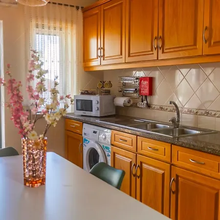 Moradia Valdemar Сasa de vacaciones Nazaré