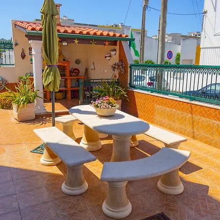 Moradia Valdemar Сasa de vacaciones Nazaré